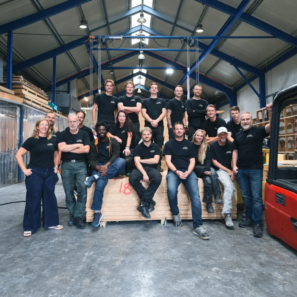 Teampicture in the workshop