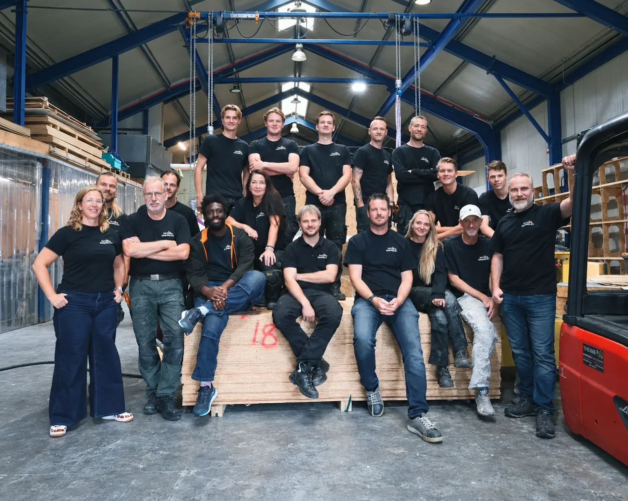 Teampicture in the workshop