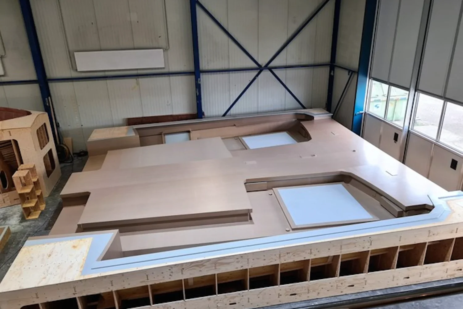 Lightweight mold on a wooden construction frame