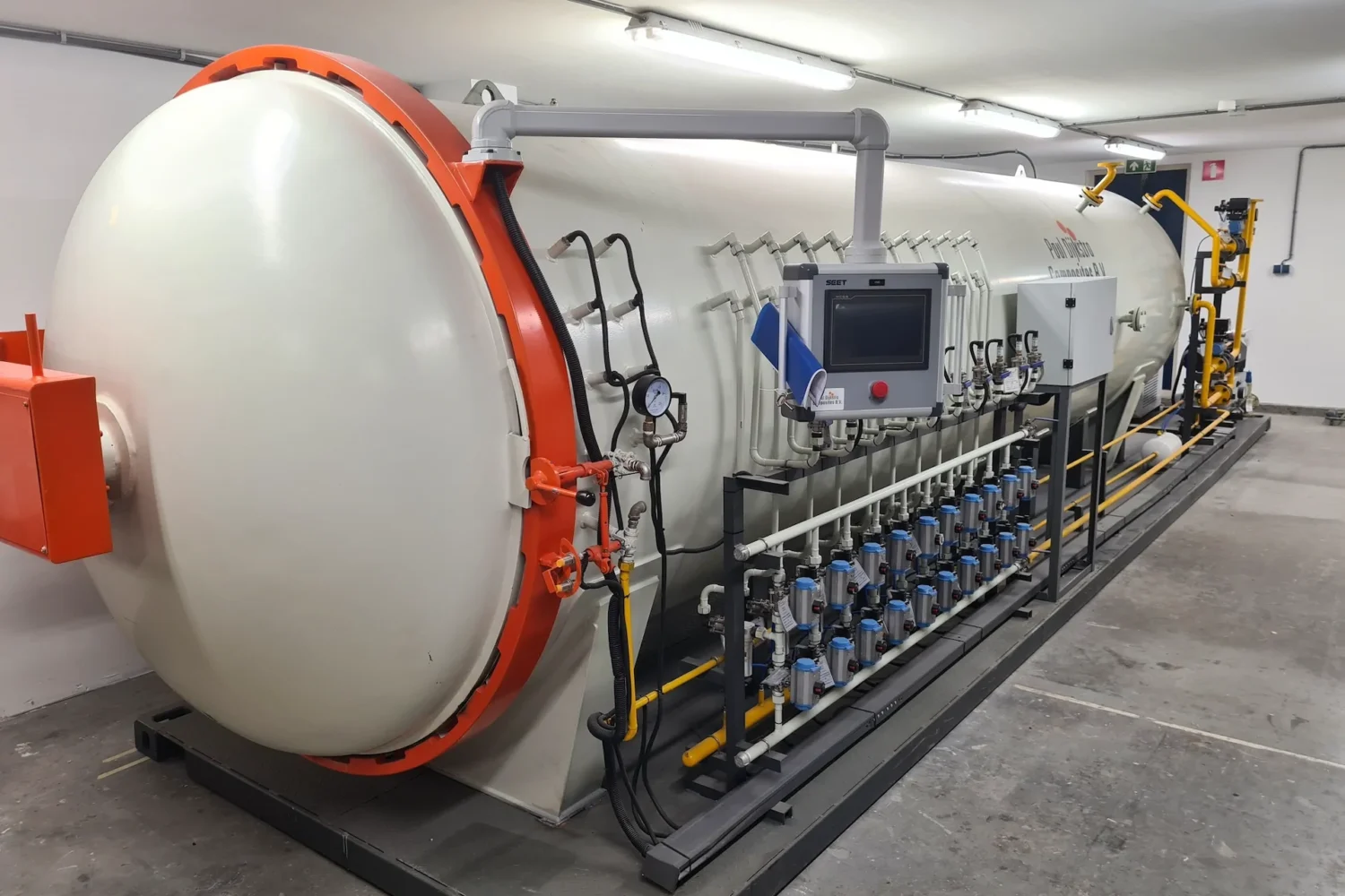 Autoclave in the workshop