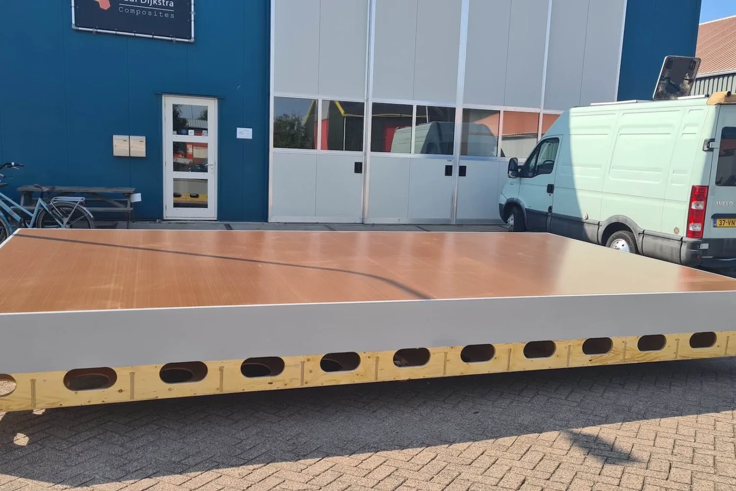 Large flat mold in the outdoor area